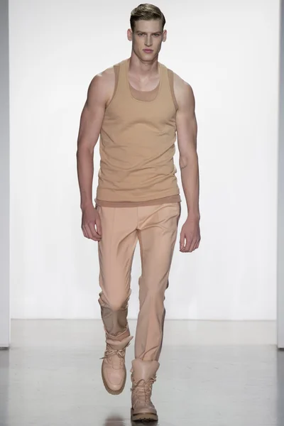 Look 5